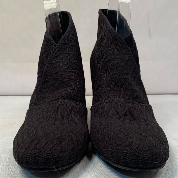 Black Stretch Fabric Women's Ankle Boots 3” Heel by NY Transit Size 8 Like New - Picture 5 of 6